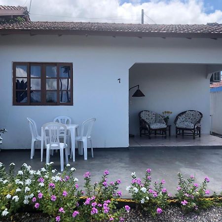 Casinha De Praia Na Fazenda Da Armacao Governador Celso Ramos Bagian luar foto