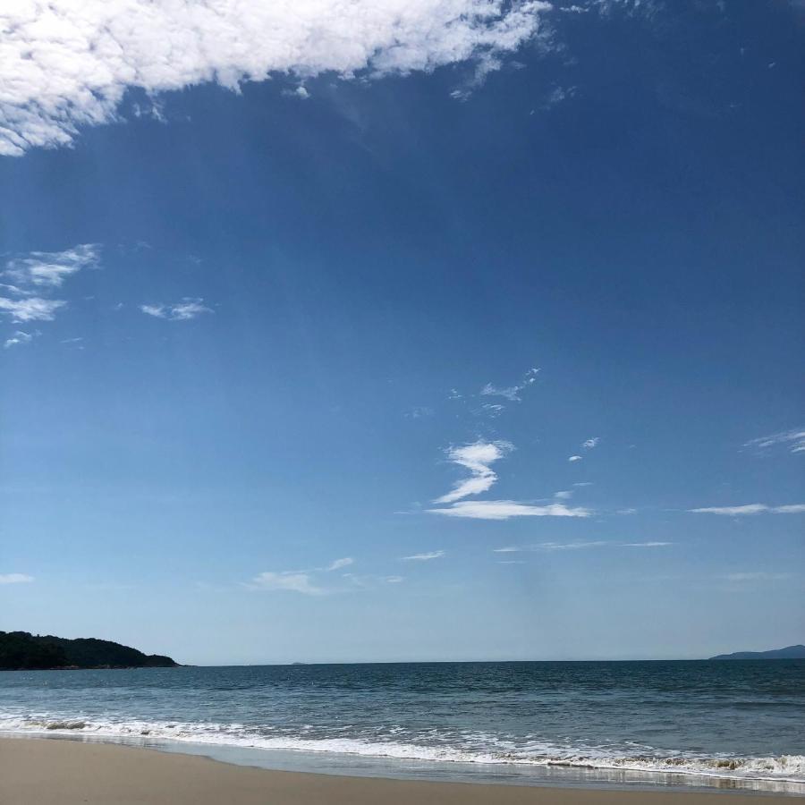 Casinha De Praia Na Fazenda Da Armacao Governador Celso Ramos Bagian luar foto