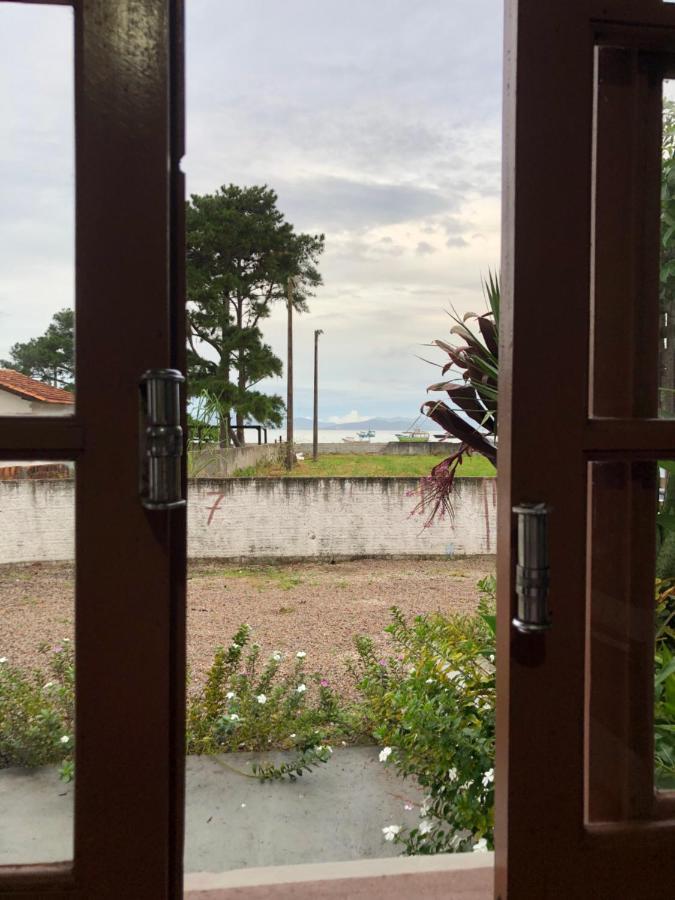 Casinha De Praia Na Fazenda Da Armacao Governador Celso Ramos Bagian luar foto